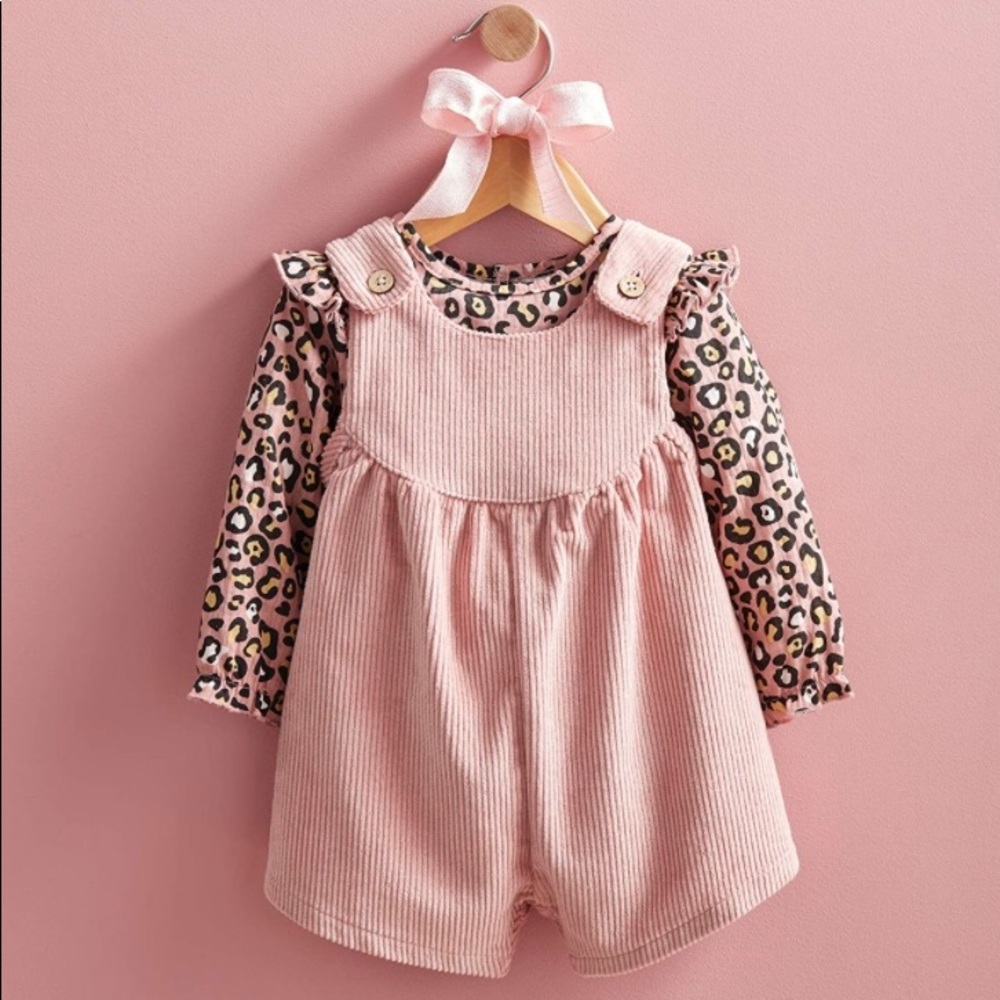 Mud Pie baby girls leopard overall short set.